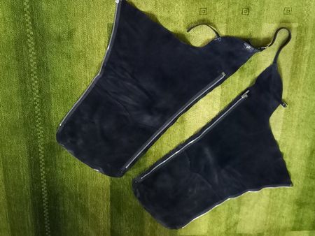 leder reitchaps