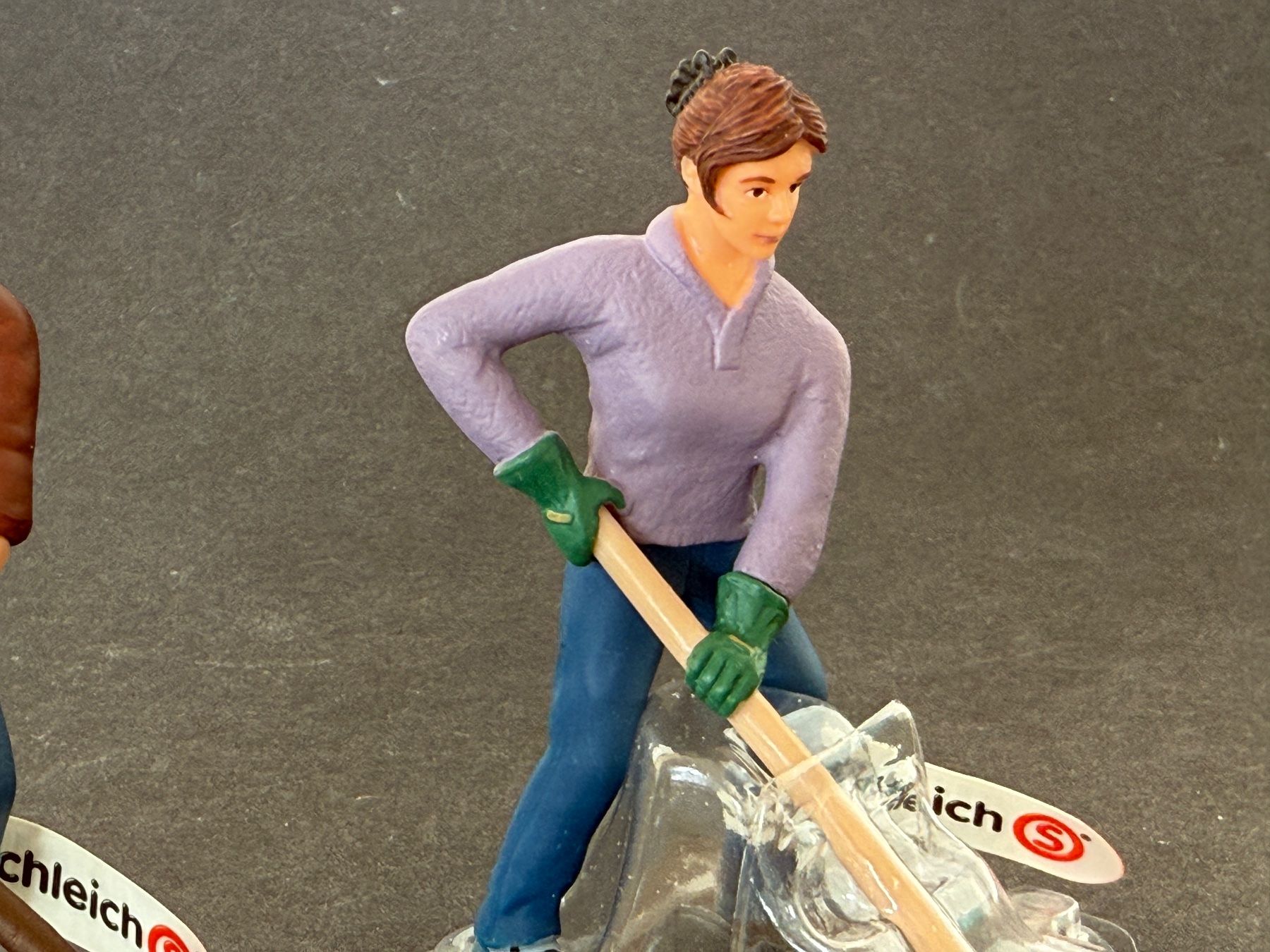 Schleich Statuette: Schleich Bauer Bäuerin Stalljunge Menschen Figuren – Nuovo (secondo la descrizione) da Ennetbaden venduto da mapa05 4