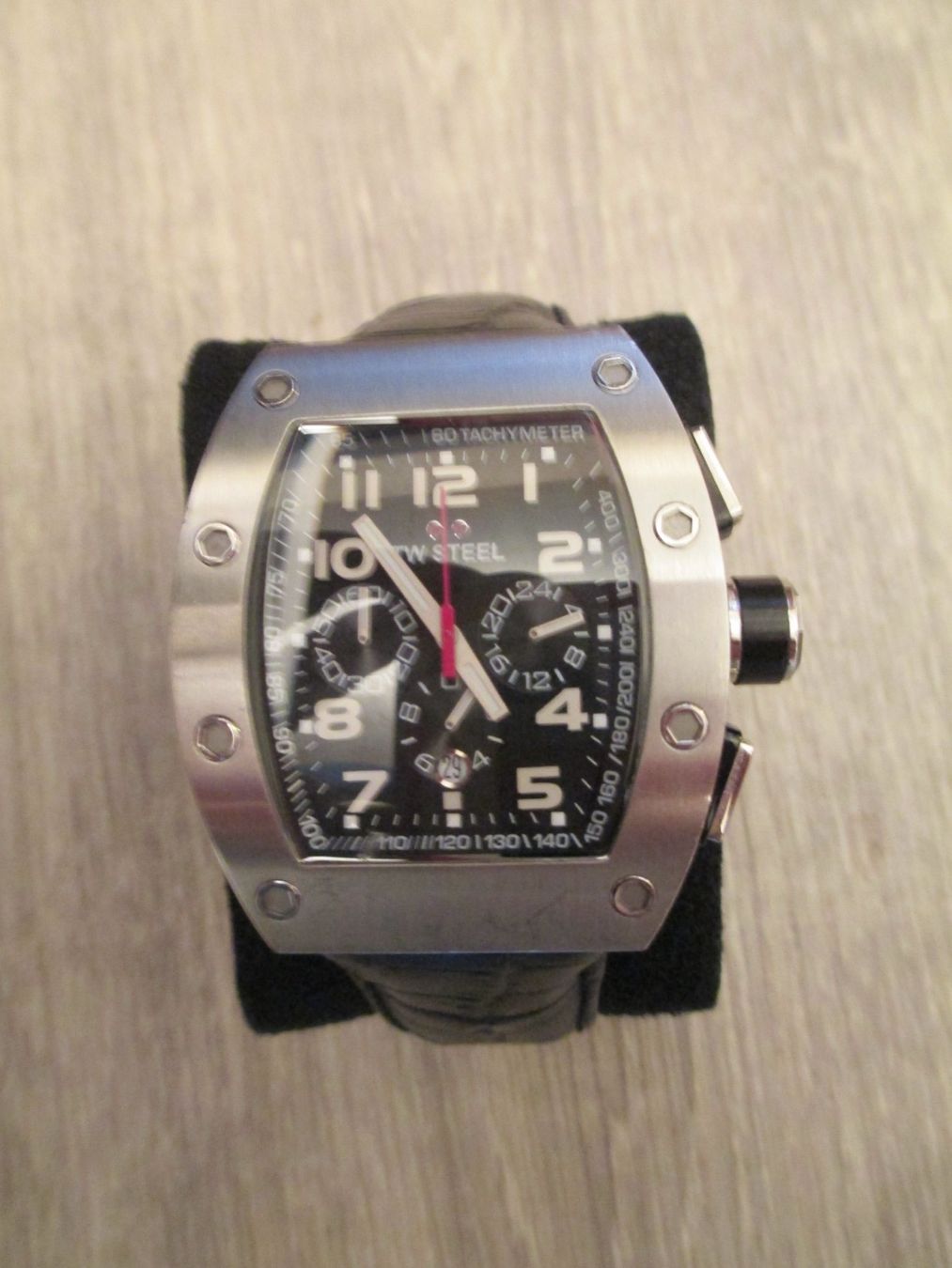 Uhren: TW,STEEL Tonneau Chrono Uhr – Gebraucht aus La Heutte von franco029