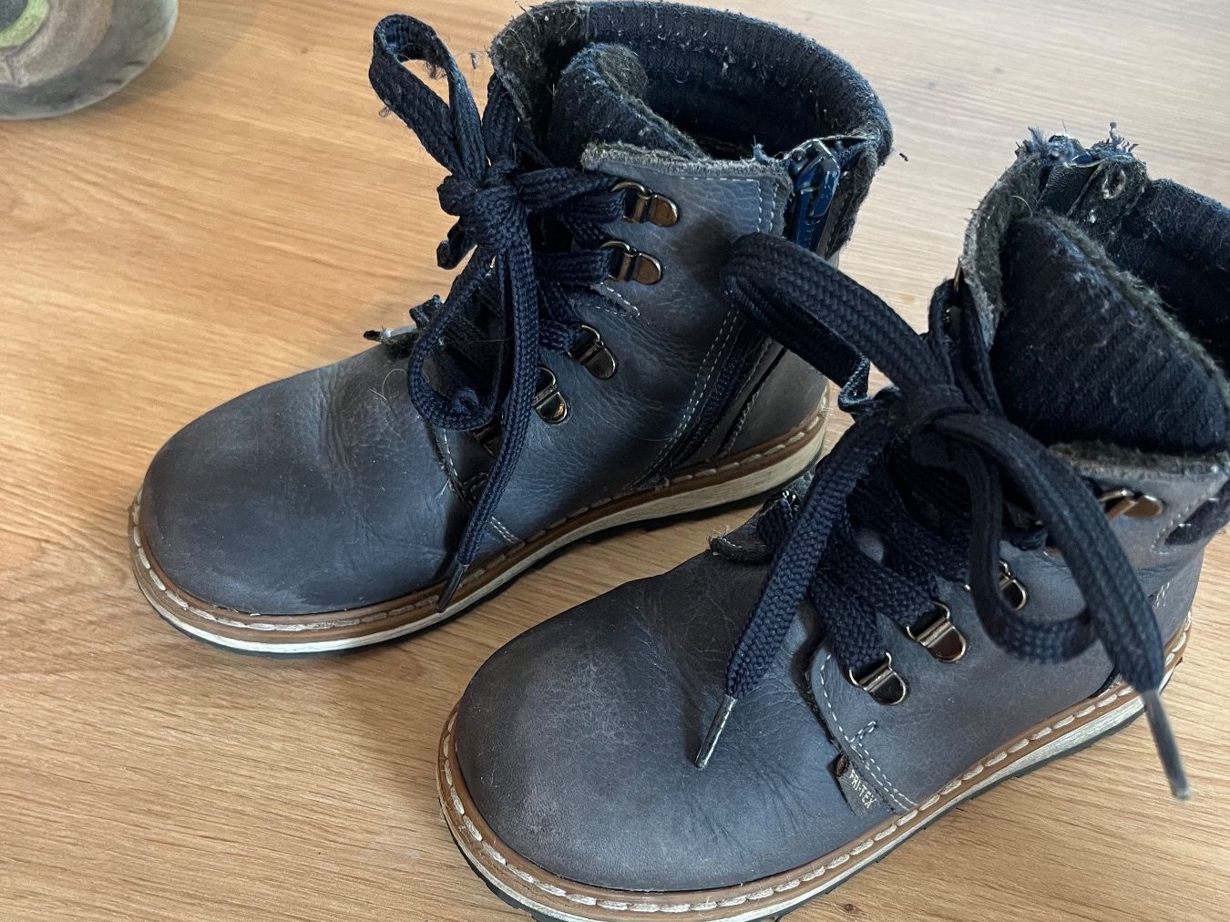 Scarpe per ragazzi: blaue Wanderstiefel, Größe 27 – Usato da Umiken venduto da deb_57xk