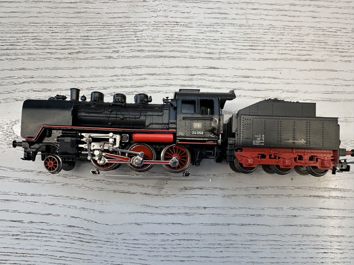 Märklin Modellini di ferrovie: Märklin 3003 DB BR 24 – Usato da Lupsingen venduto da New-Haven 2