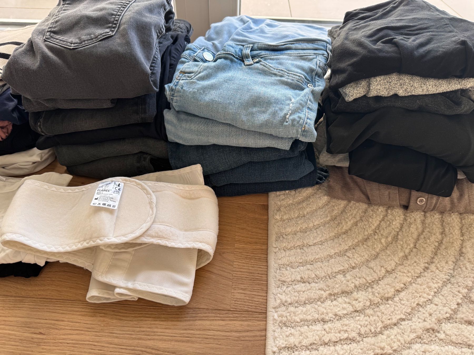 Lotti di vestiti: Xxl Umstandspaket S/M – Usato da Walenstadt venduto da simst 2