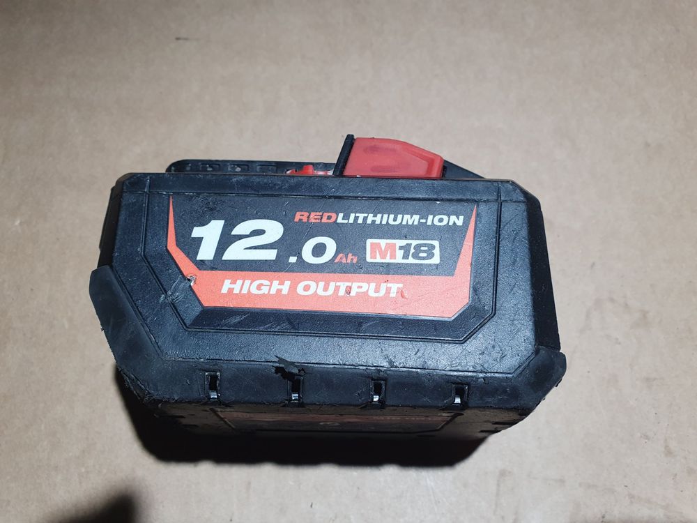 Milwaukee Akku 18V 12 Ah nicht mehr volle Leistung (Defekt) in Reutigen ...