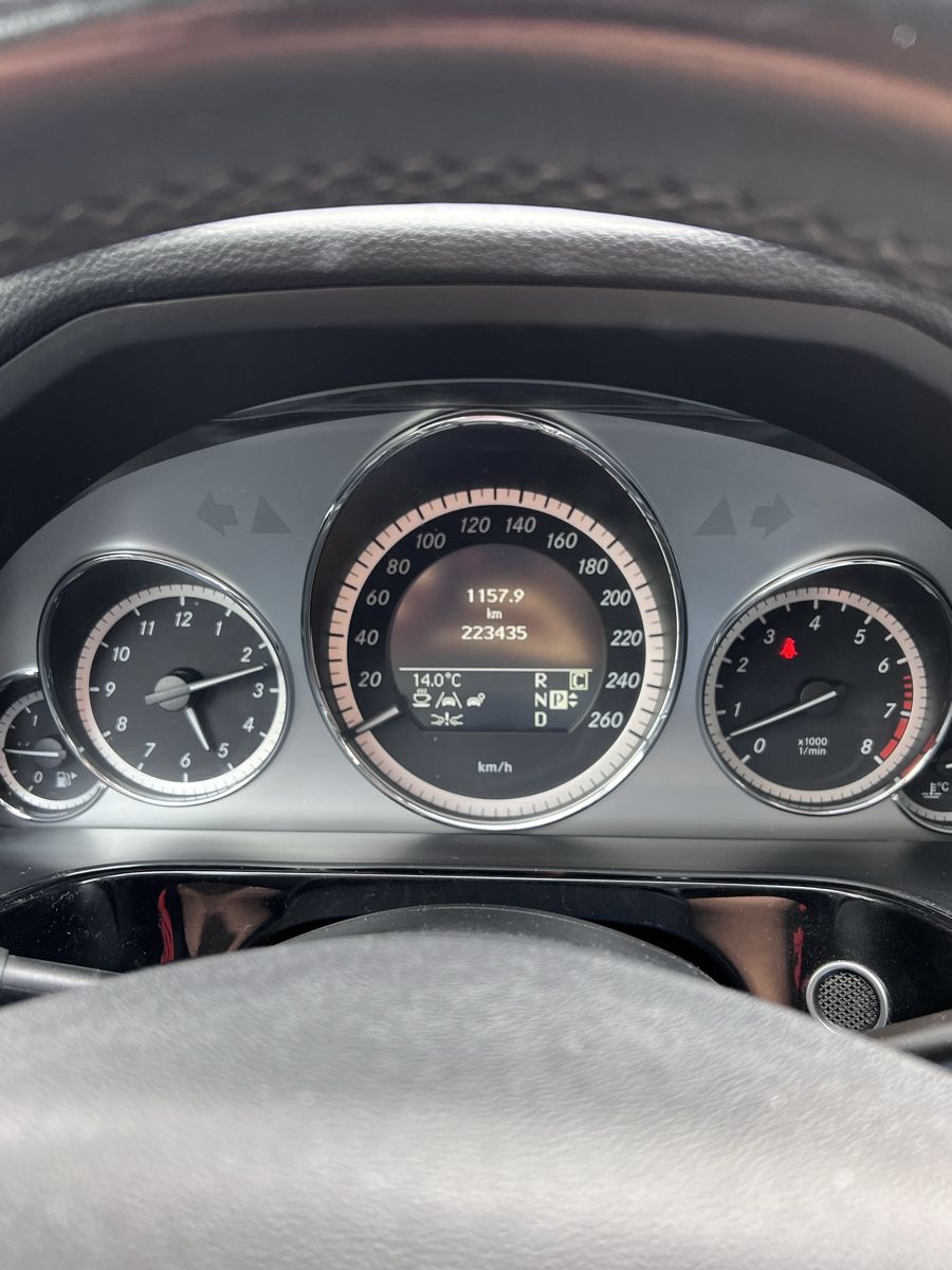 Mercedes-Benz Automobili: Mercedes E350 AMG Paket Schiebedach Occasion – Usato da Dietikon venduto da adi_ffm6 2