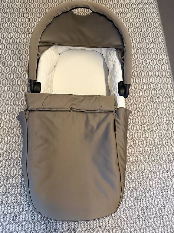 Baby Jogger Carrozzine: Babyjogger Wanne – Usato da Horgen venduto da karolinasaladino