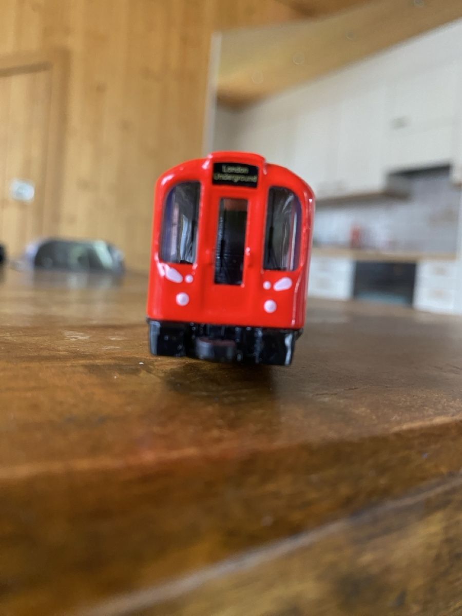 Modellbausätze & Standmodelle: London Underground Zug Modell – Neu (gemäss Beschreibung) aus Buochs von snowman07 1