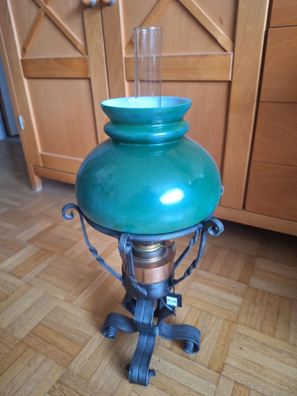 Lampade: GROSSE,ANTIKE PETROLLAMPE – Usato da Niederwangen BE venduto da pfiff02