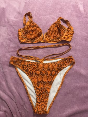 Bikini orange mit Schlangenmuster Grösse L