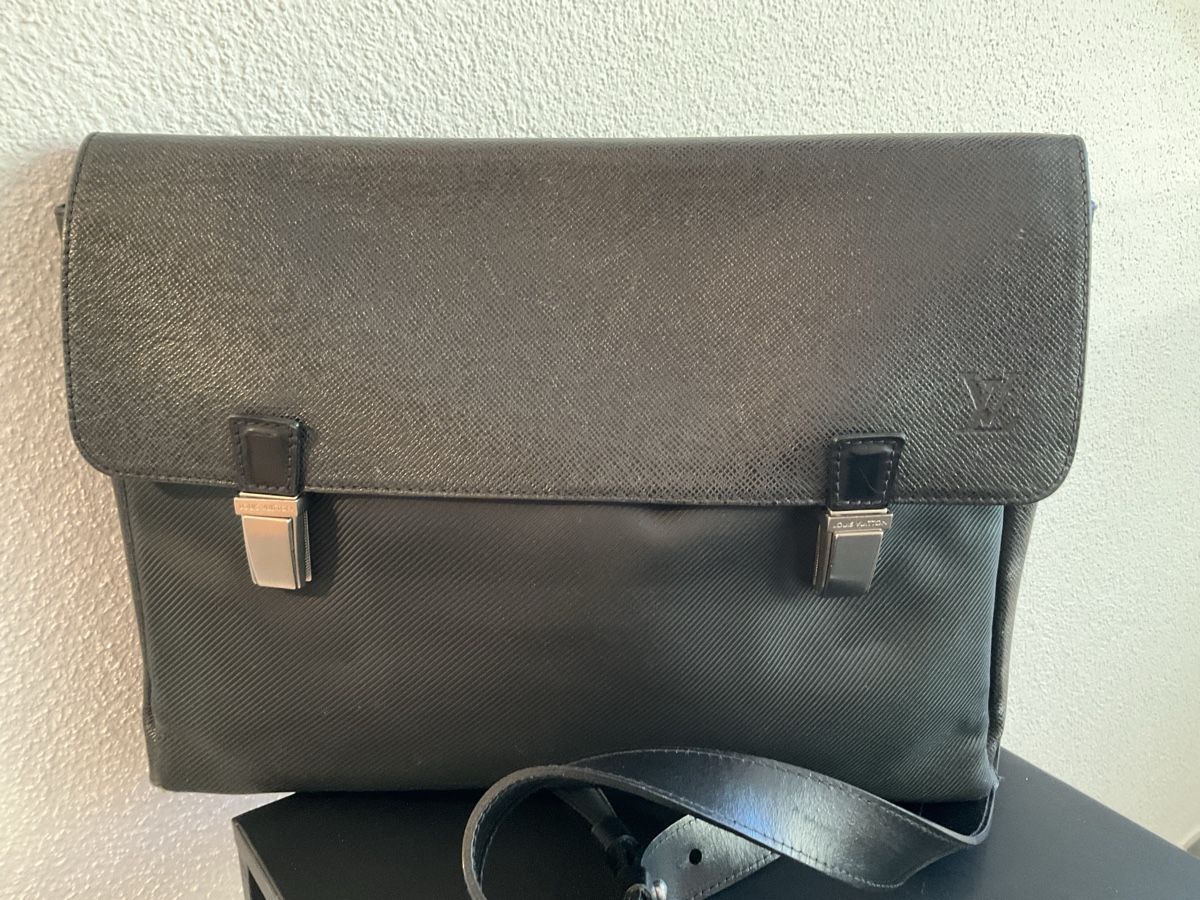 Louis Vuitton Altro in  Abbigliamento & Accessori: Louis Vuitton Crossbody  Messenger, schwarz – Usato da Freienstein venduto da uh8427
