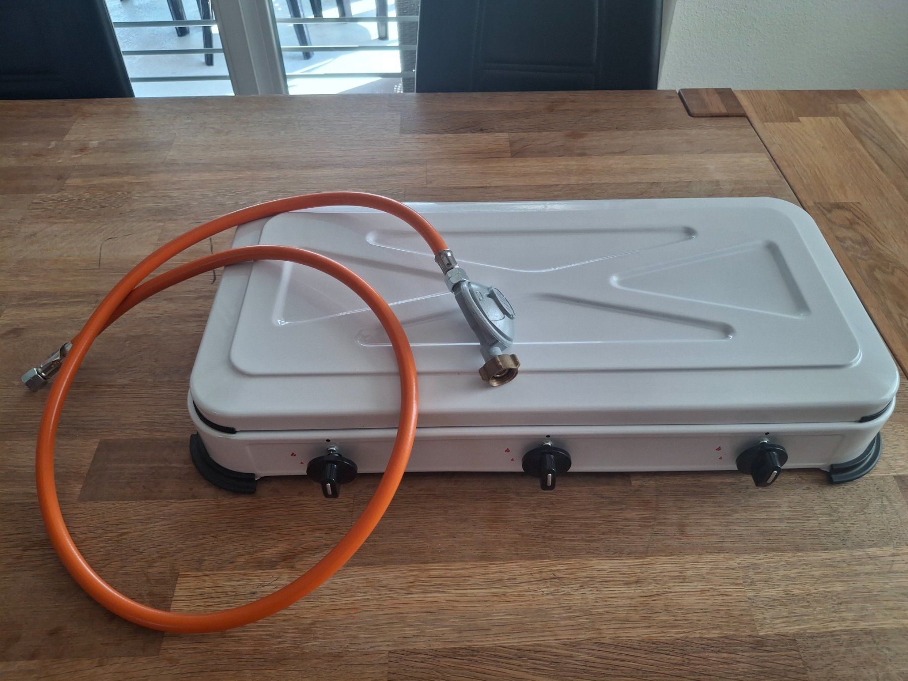 Cucine: Camping Kocher weiss mit Schlauch – Usato da Ersigen venduto da ibe_yvw5 1