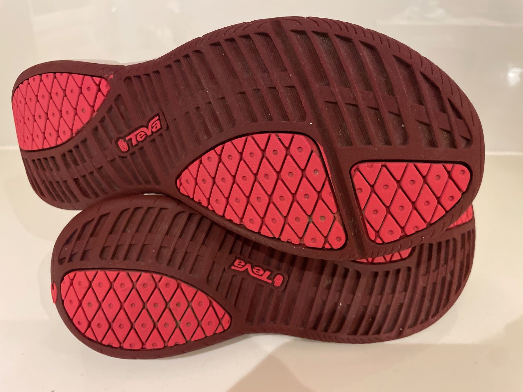 Teva Scarpe da donna: TEVA Sneaker / Funktionsschuhe Gr. 39 – Usato da Frasnacht venduto da GracyStore 2