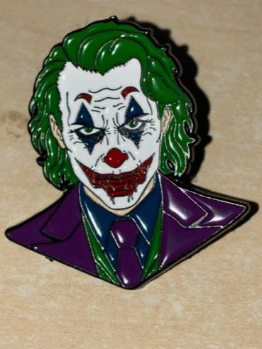 Plaketten & Abzeichen: Pin: Joker DC Batman NEU – Neu (gemäss Beschreibung) aus Allschwil von Schwelheimer