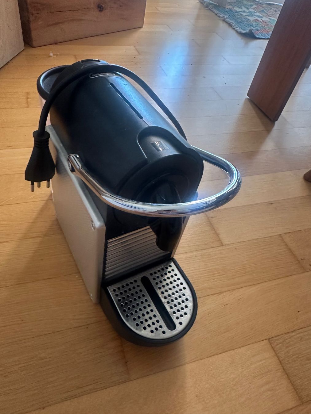 Kaffeemaschinen & Espressomaschinen: Nespresso Kaffeemaschine Delonghi – Gebraucht aus Zürich von cedibieri 1