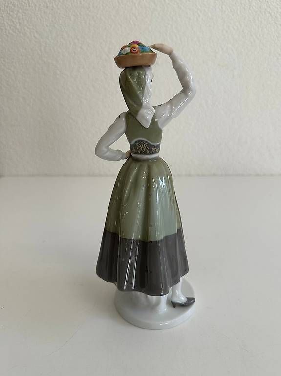 Statuette: Goebel Figur Ines 1986 W Germany – Usato da Obernau venduto da Arche_Noah_Brocki 2