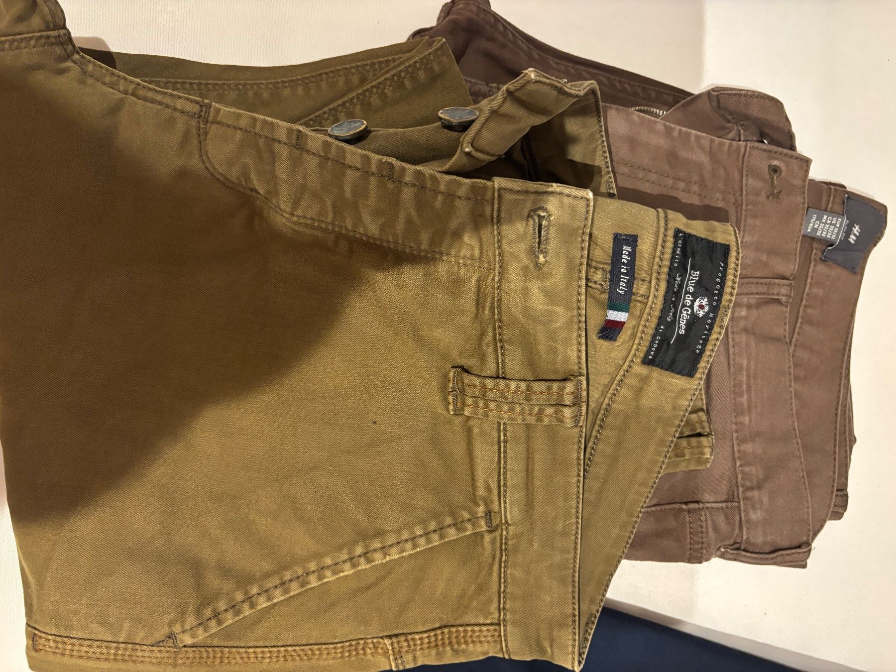 Pantaloni: Lot de 2 pantalons – Usato da Muraz (Collombey) venduto da Ivm_21