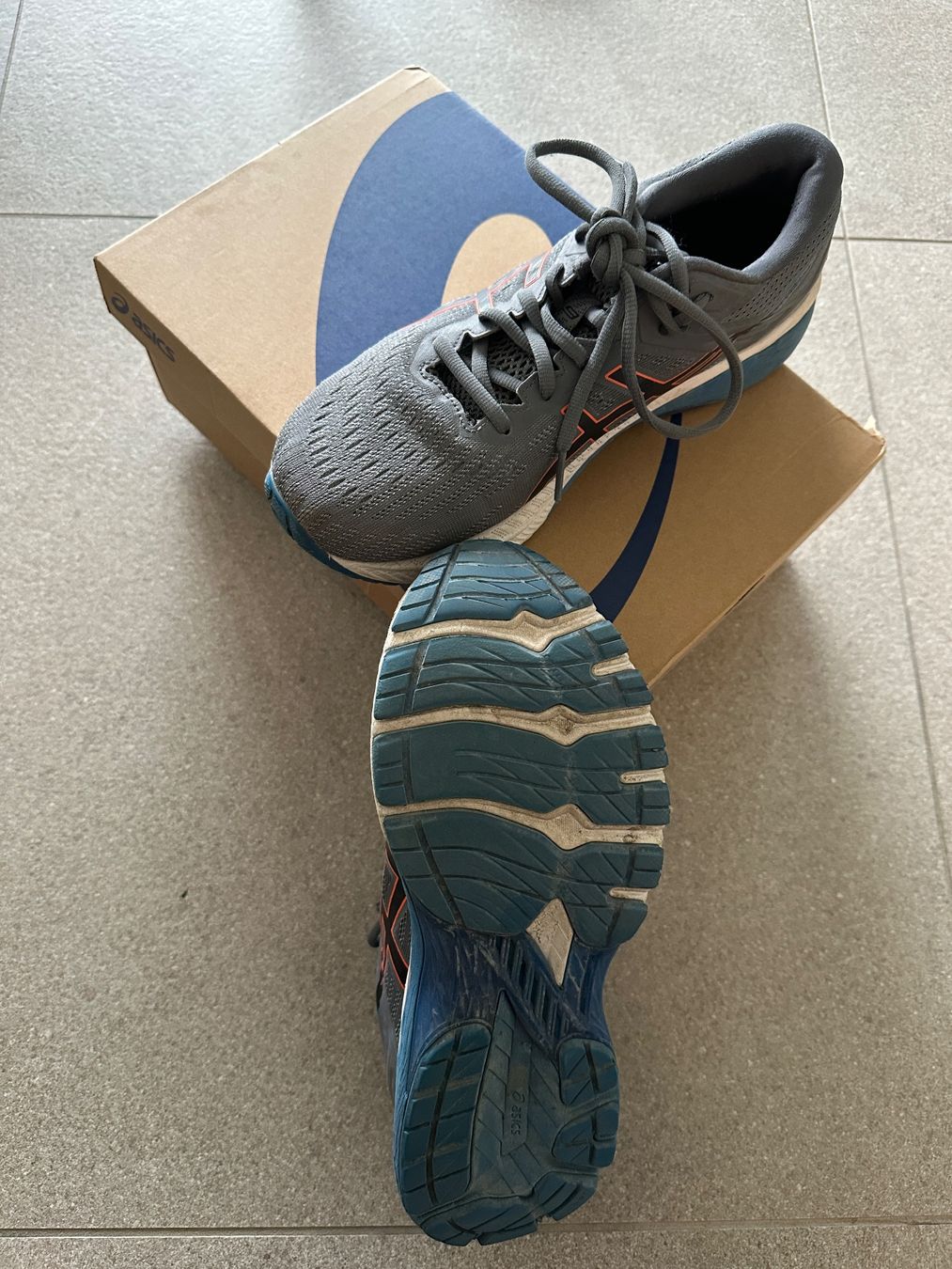 Asics Scarpe da uomo: Asics Laufschuhe GT-2000 9, Gr 42.5 – Usato da Baar venduto da renbee