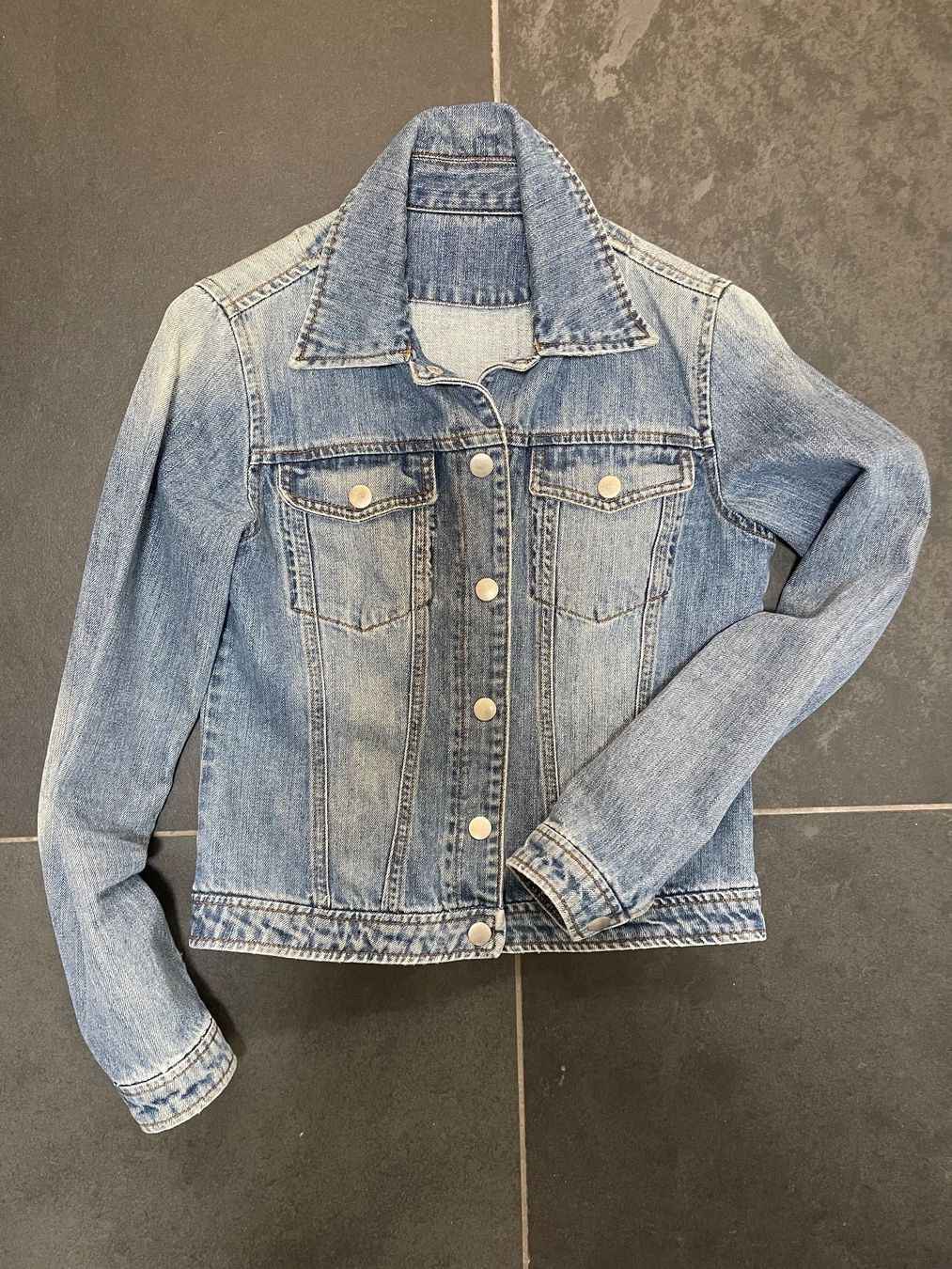Giacche: hochwertige Jeansjacke Gr 36 – Usato da Trin venduto da Plusminus2 6