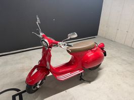 Rote Elektro Vespa EFO EV 2000/125km/neuwertig/ohne Batterie