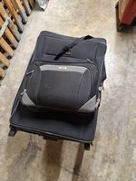 Grosser Reisekoffer mit Rollen inkl. passender Zusatztasche