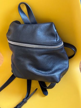 Schwarzer Lederrucksack, KARA mini
