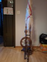 Antikes Spinnrad aus Holz, ideales Deko-Objekt!