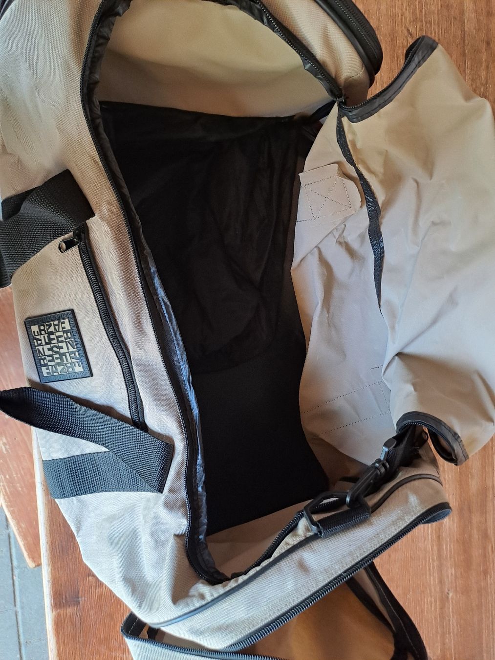 Taschen: Raiffeiensen Reise-/Sport- Tasche – Gebraucht aus Schötz von Alesig71 4