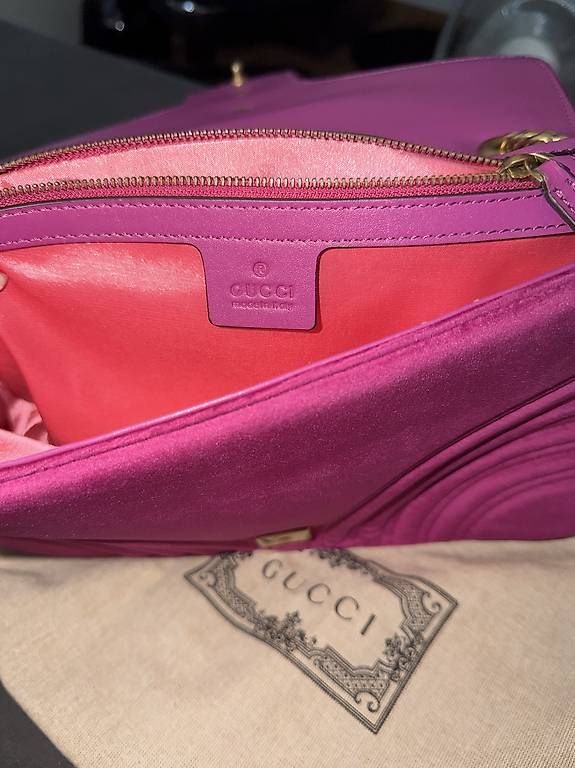Sacs femmes: Gucci Marmont medium velours authentique  – D'occasion à Carouge GE par MarlyCriNi 1