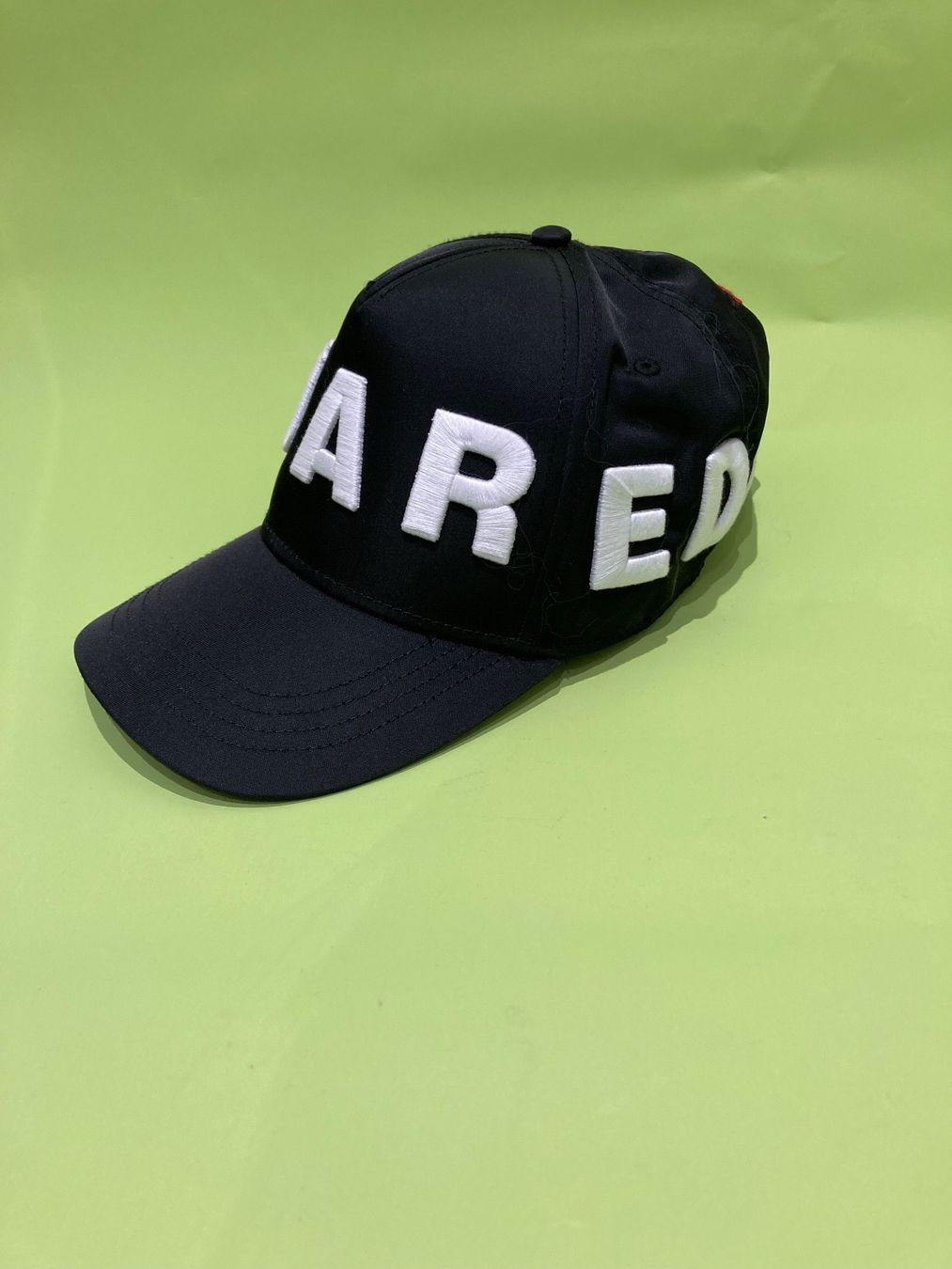 Dsquared2 Copricapi, berretti & cappellini: DSQUARED 2 cappello unisex 56,57,58,59 – Usato da Paradiso venduto da Kayakara 4