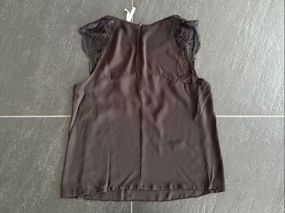 Blusen: Schickes Sommer Top mit Spitze, dunkelgrau, Grösse S – Gebraucht aus Orpund von Tomba34 1