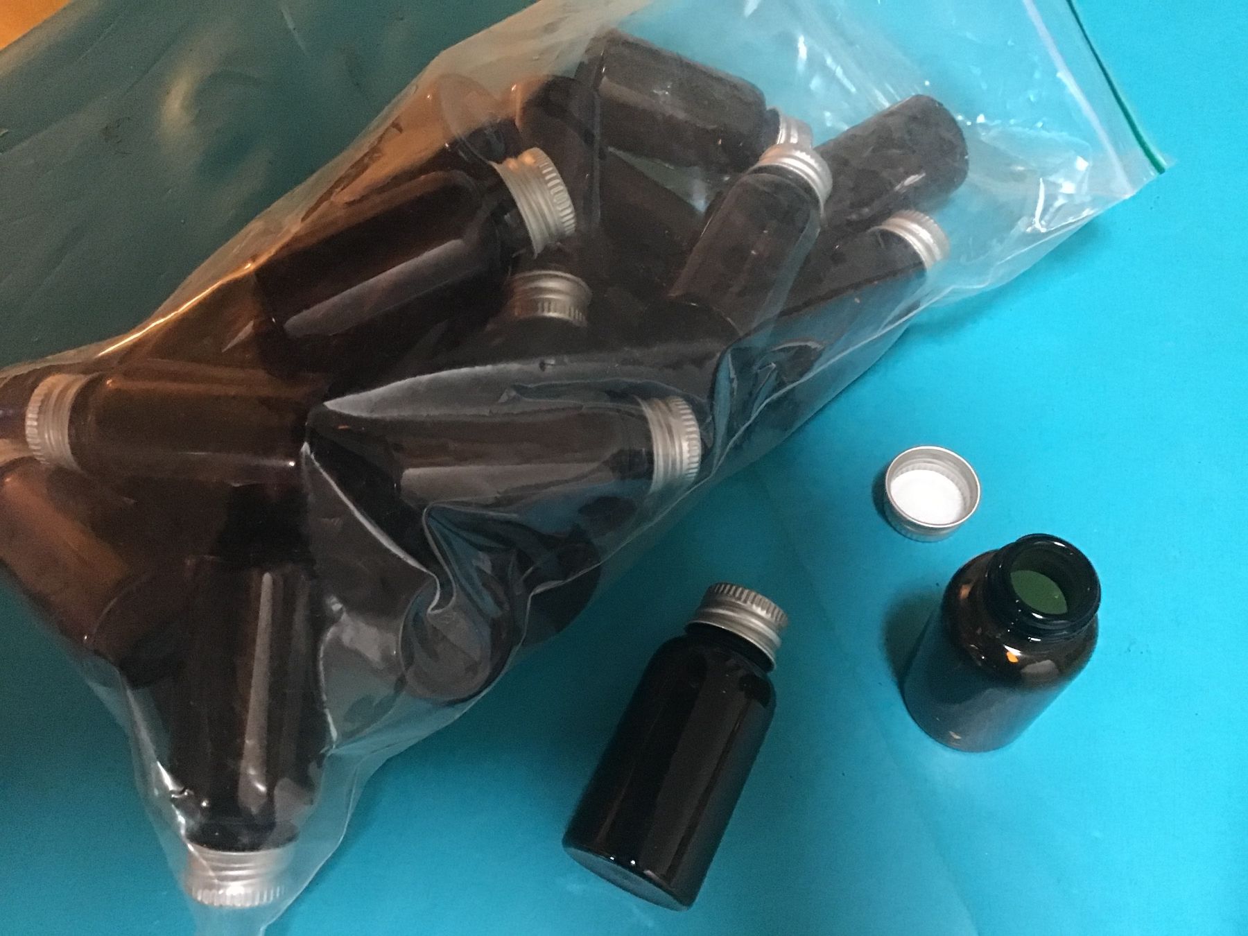 Flacons: Lot de 24 flacons en verre – Neu und originalverpackt aus Lausanne von topthai