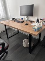 Holztisch 