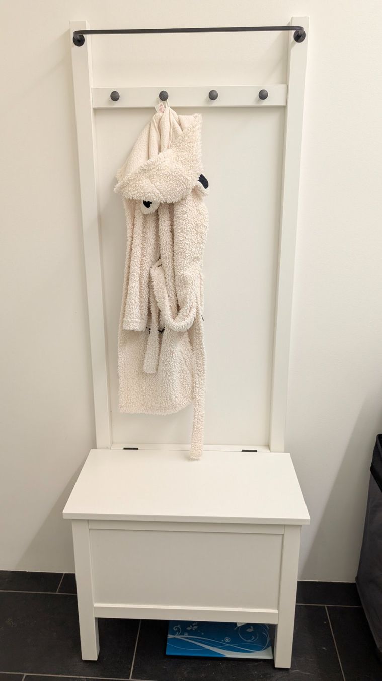 Ikea Garderobe: Garderobe mit Stauraum – Gebraucht aus Thalwil von ewa_2gzj
