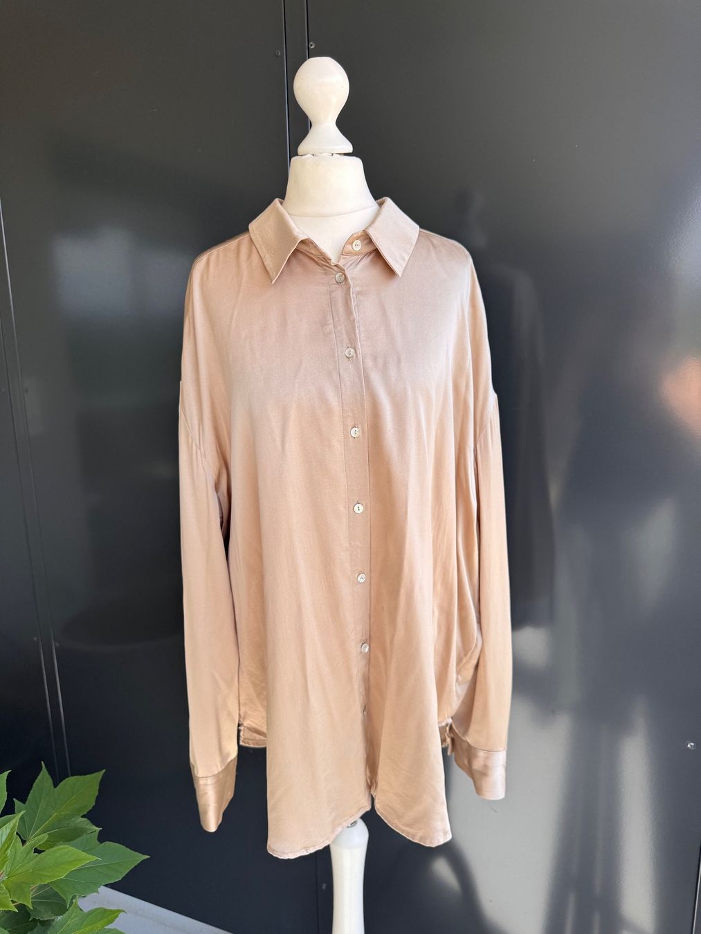 Grace Camicette: oversized Bluse Silk Seiden Beige One4me by Grace Gr. M – Usato da Rothrist venduto da Fondgruebe