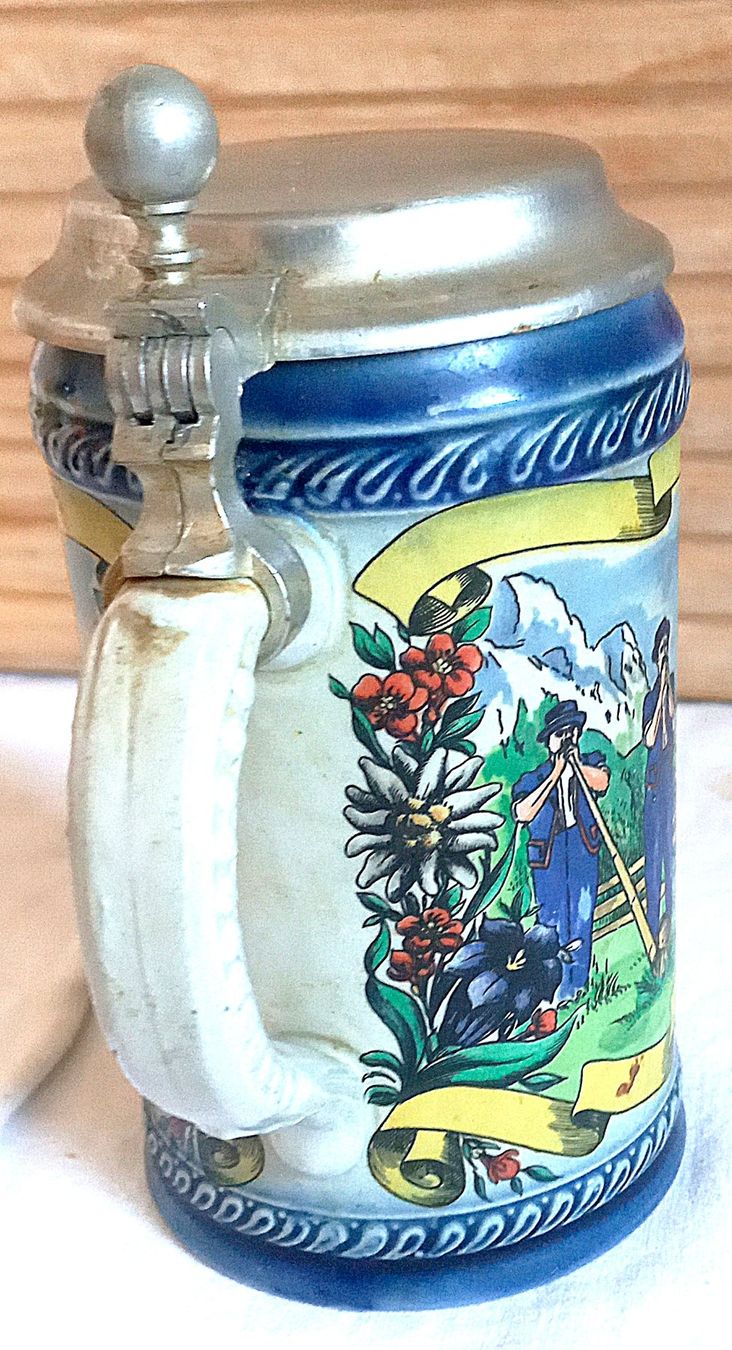 Bicchieri: Bierkrug Alphornblasen mit Zinndeckel 0.5l – Usato da Baar venduto da 2cvbaar 2
