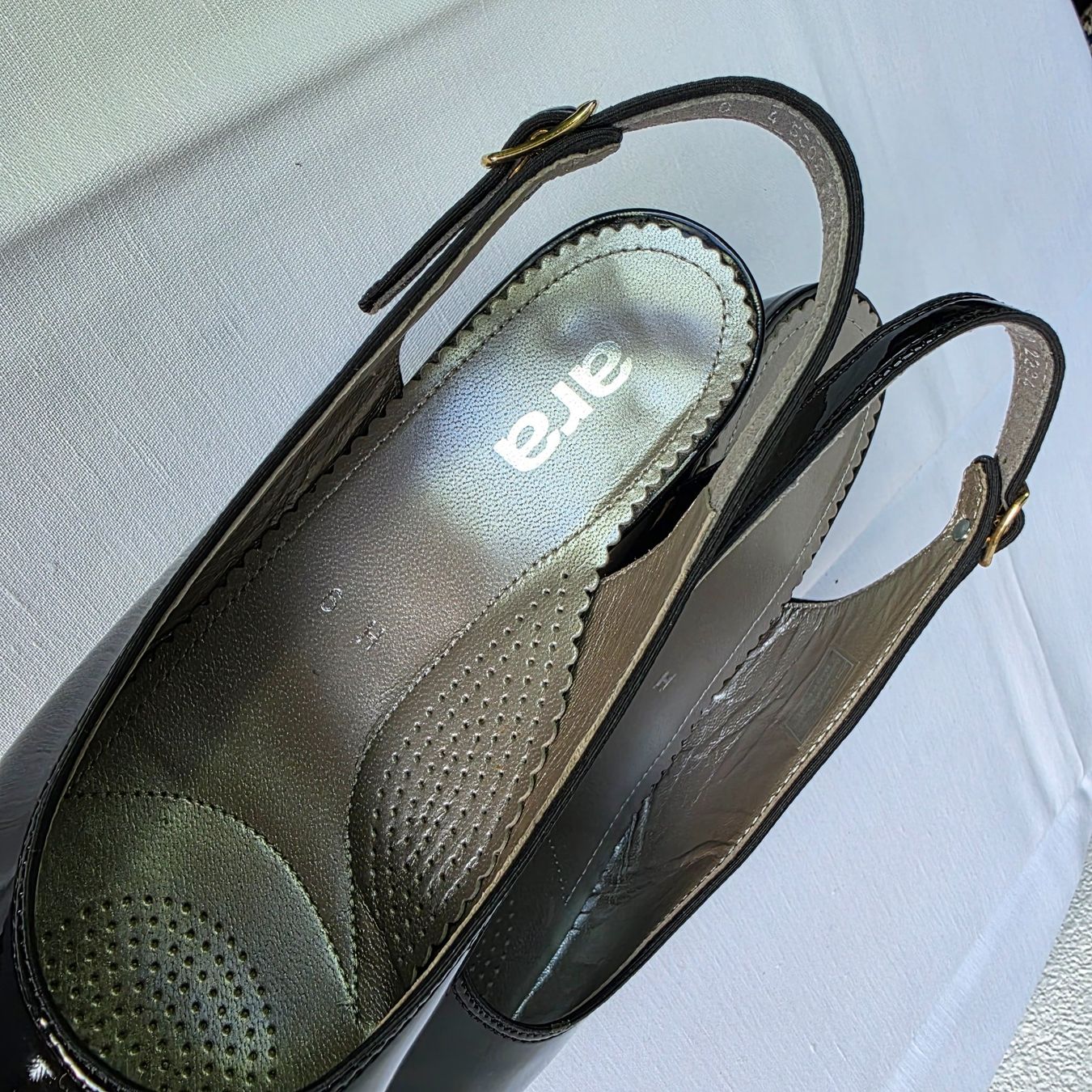 Ara Damenschuhe: Ara Lackleder Pumps Schwarz, bequem Gr.39 – Gebraucht aus Wald ZH von CapLux 5