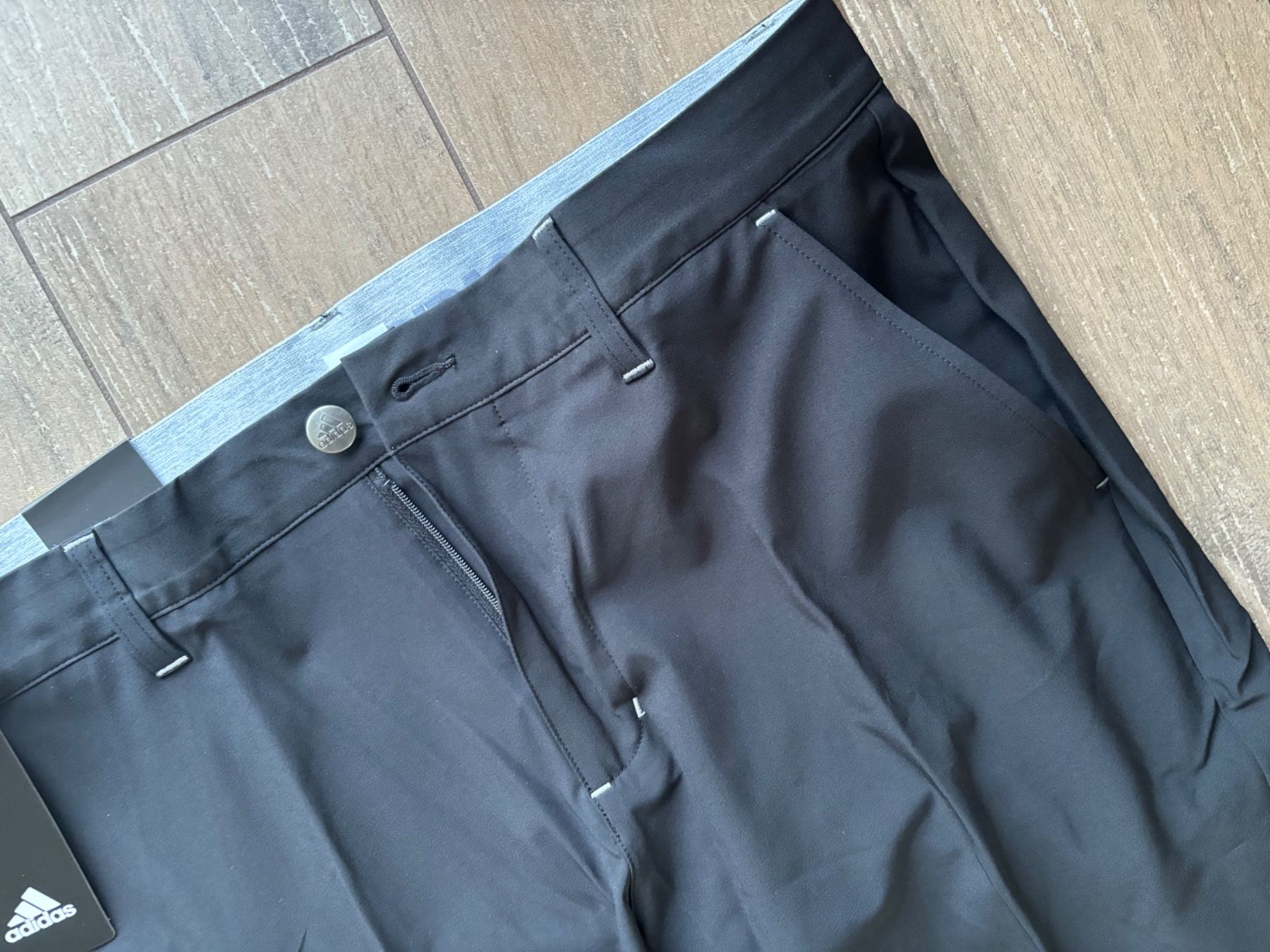 Adidas Pantaloni: 32/32_adidas golf_NEU_LP 90 sfr – Nuovo e nell'imballaggio originale da Versegeres venduto da kista 5