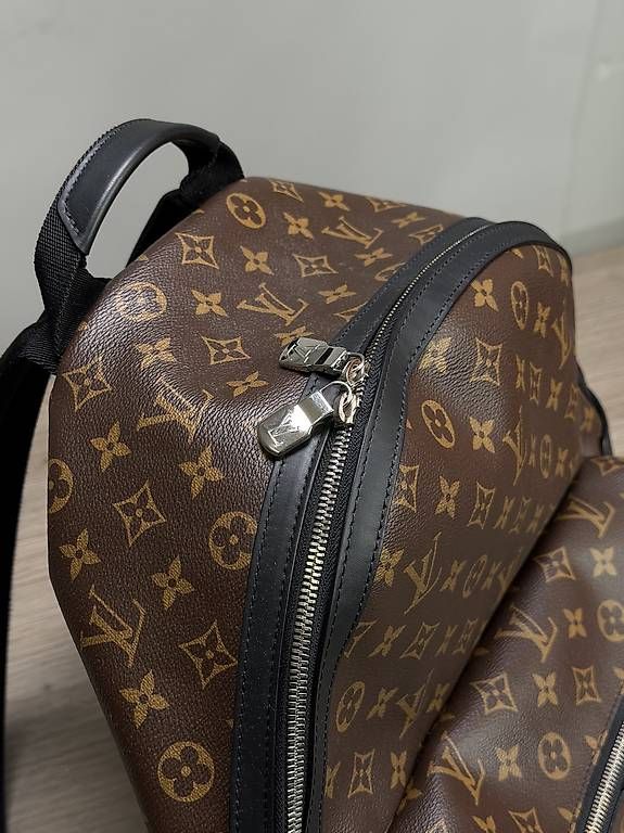 Zaini: Louis Vuitton Rucksack Backpack (Fullset) – Usato da Dietikon venduto da leekramer 1