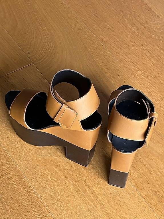 Scarpe da donna: Neuwertige Sandalen – Usato da Oberdiessbach venduto da beh_r9z2