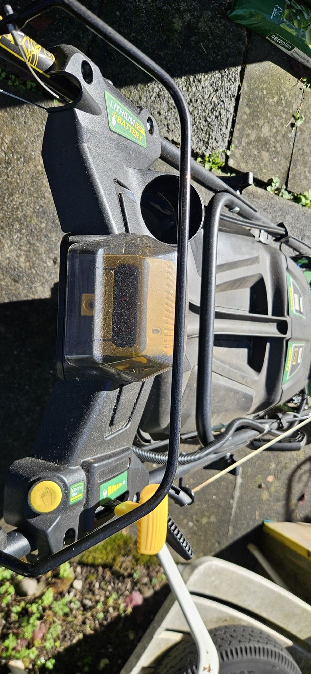 Tondeuses à gazon: Rasenmäher Okay mit elektro Start – D'occasion à Buochs par buochser6 4