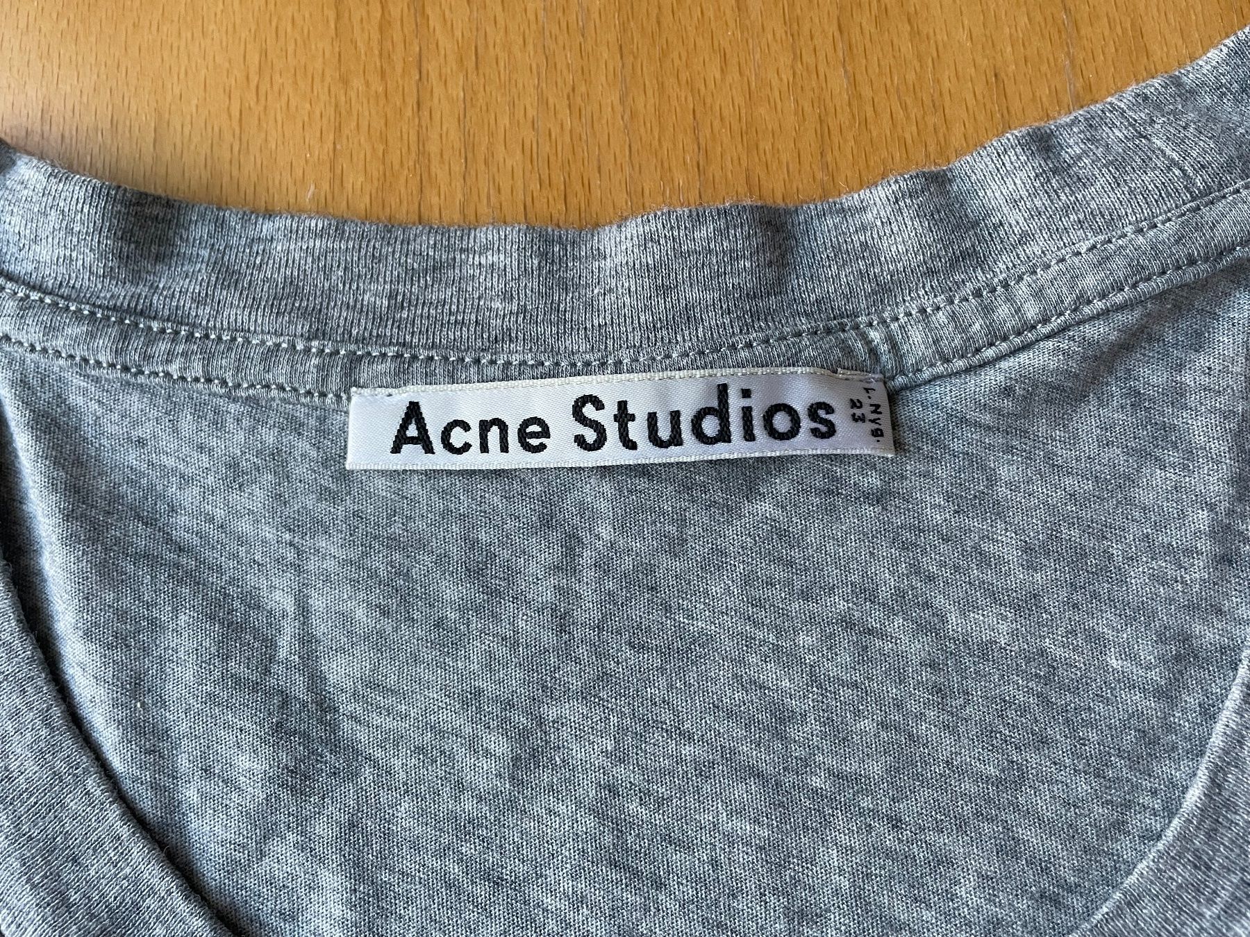 Acne Studios T-shirt: Acne Studios T-shirt XS – Usato da Zürich venduto da hol_bc6v 2