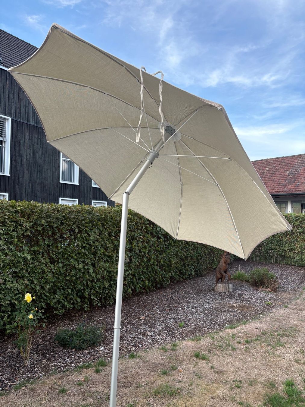 Ombrelloni: Sonnenschirm mit Rasensockel – Usato da Sulz AG venduto da sauber011 1