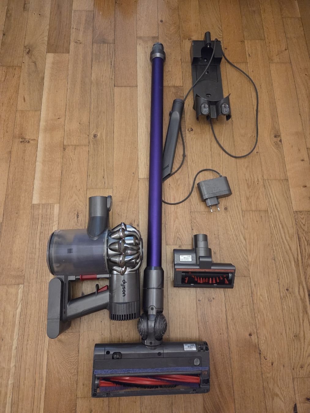 Dyson Aspirateurs & Accessoires: Dyson  – Défectueux à Yverdon-les-Bains par Carmelo85 2