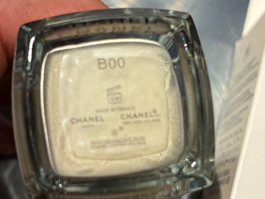 Chanel Make-up: CHANEL LES BEIGES TINTED MOISTURIZER B00 30ml neu – Neu und originalverpackt aus Niederglatt ZH von karinso 1