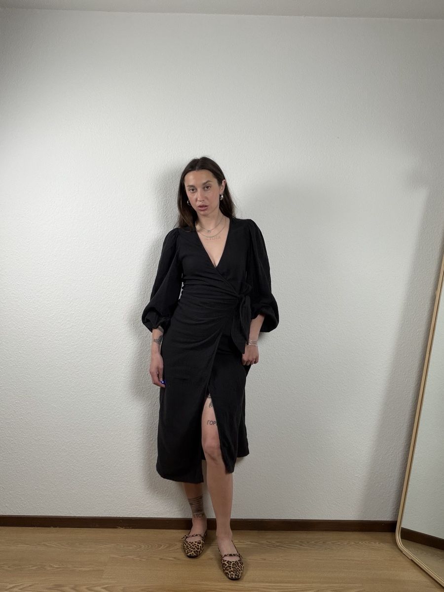 Kleider: Black Wrap Dress with Puff Sleeves – Gebraucht aus Knonau von Grapesvintage 4