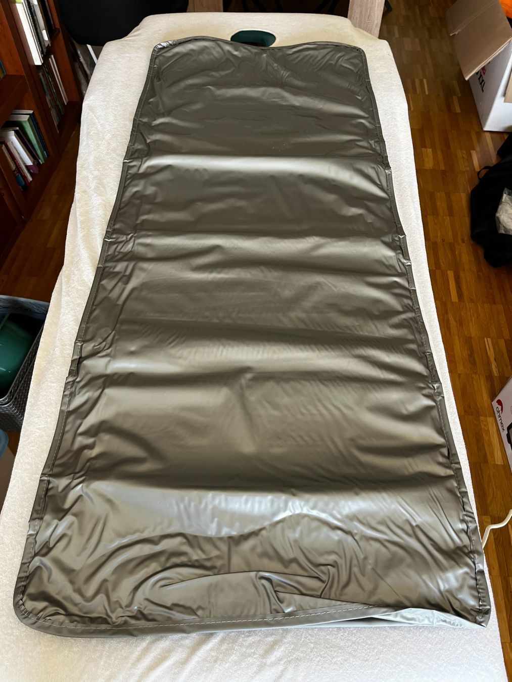 Dispositivi per massaggi: Matelas chauffant professionnel pour table massage – Nuovo (secondo la descrizione) da Givisiez venduto da ChrisB1694