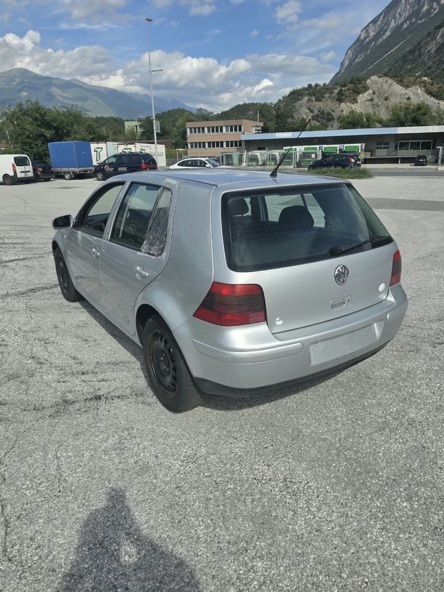 VW Autos: Golf 4 1.6 – Défectueux à Sierre par jokr396 2