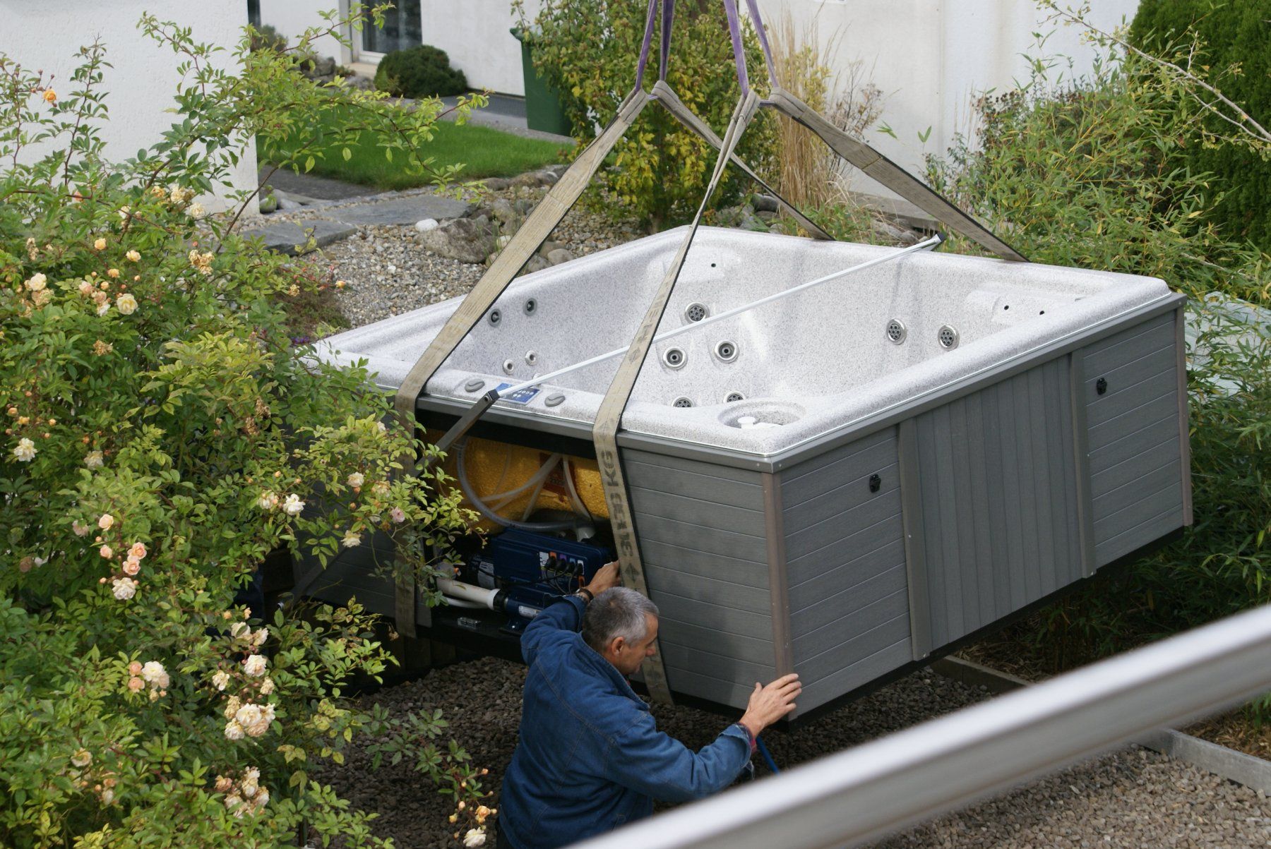 Bains à remous: Whirlpool – D'occasion à Niederwil AG par Reykaeppeli