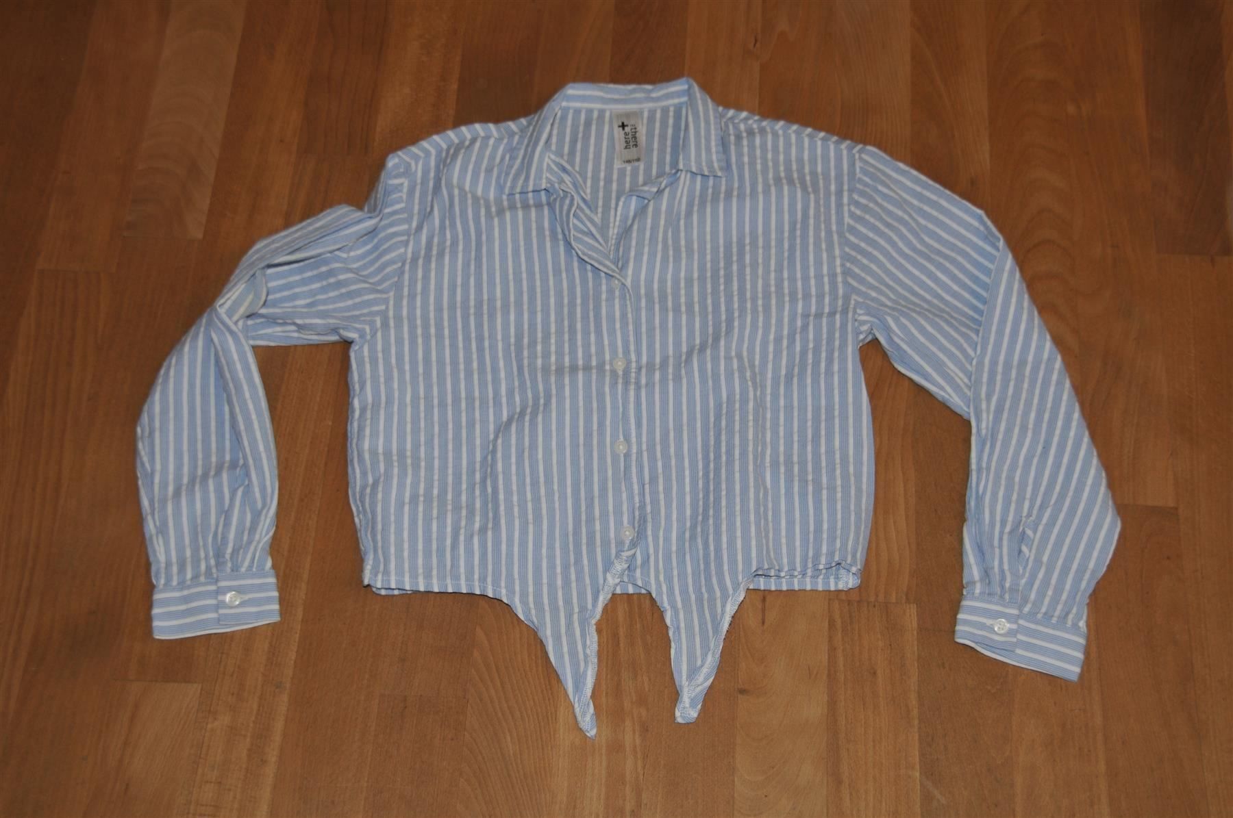 C&A Camicette, T-shirt & Top: coole Bluse aus C&A, Gr. 146/52 – Usato da Winterthur venduto da Schwestere