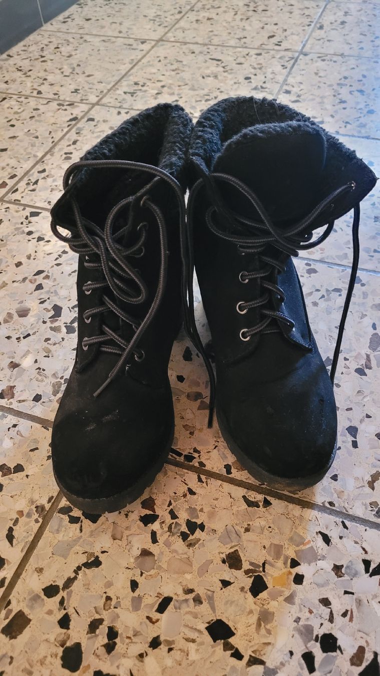 Scarpe da donna: Damen Stiefel schwarz Grösse 38 – Usato da Brugg AG venduto da Ela_Obi 3