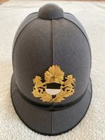 Bobby-Helm Gendarmerie Fribourg mit emailliertem Emblem